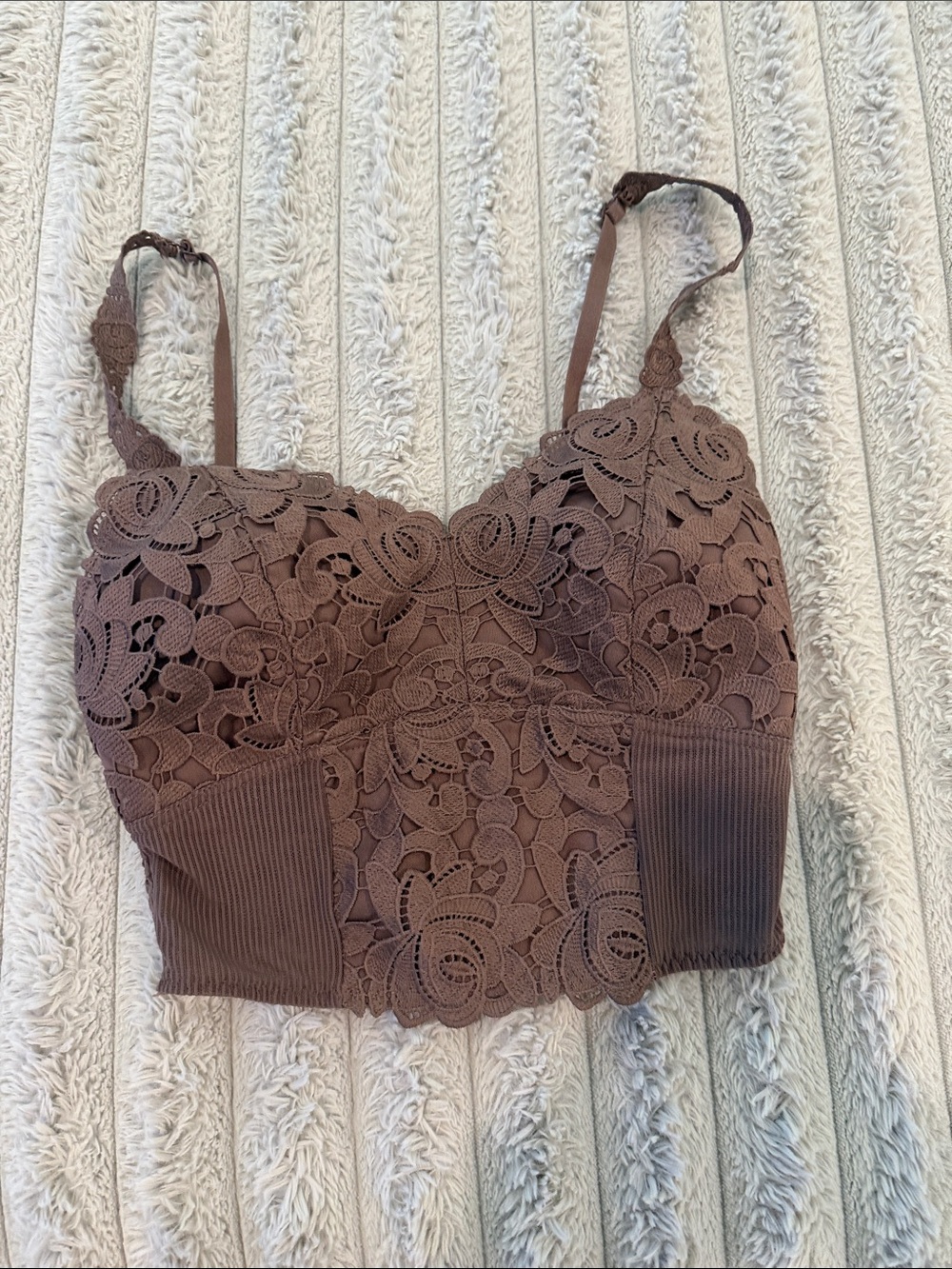 Buckle Floral Lace Longline Bandeau in Mauve Brown
